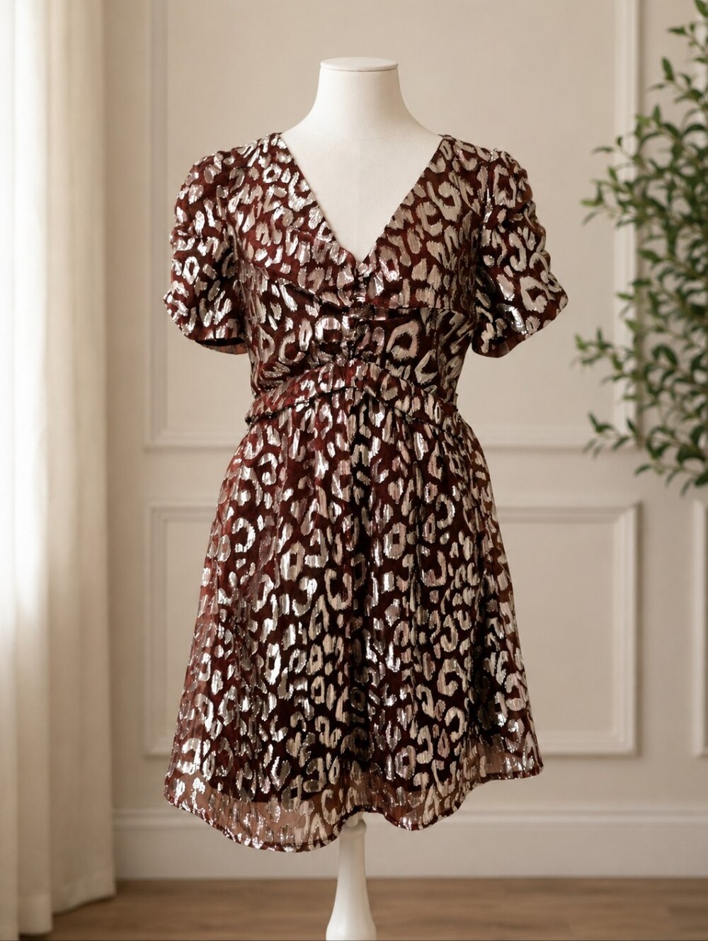 AQUA Women's Dark Red Leopard V-Neck Metallic Dress NWT Size Small‎